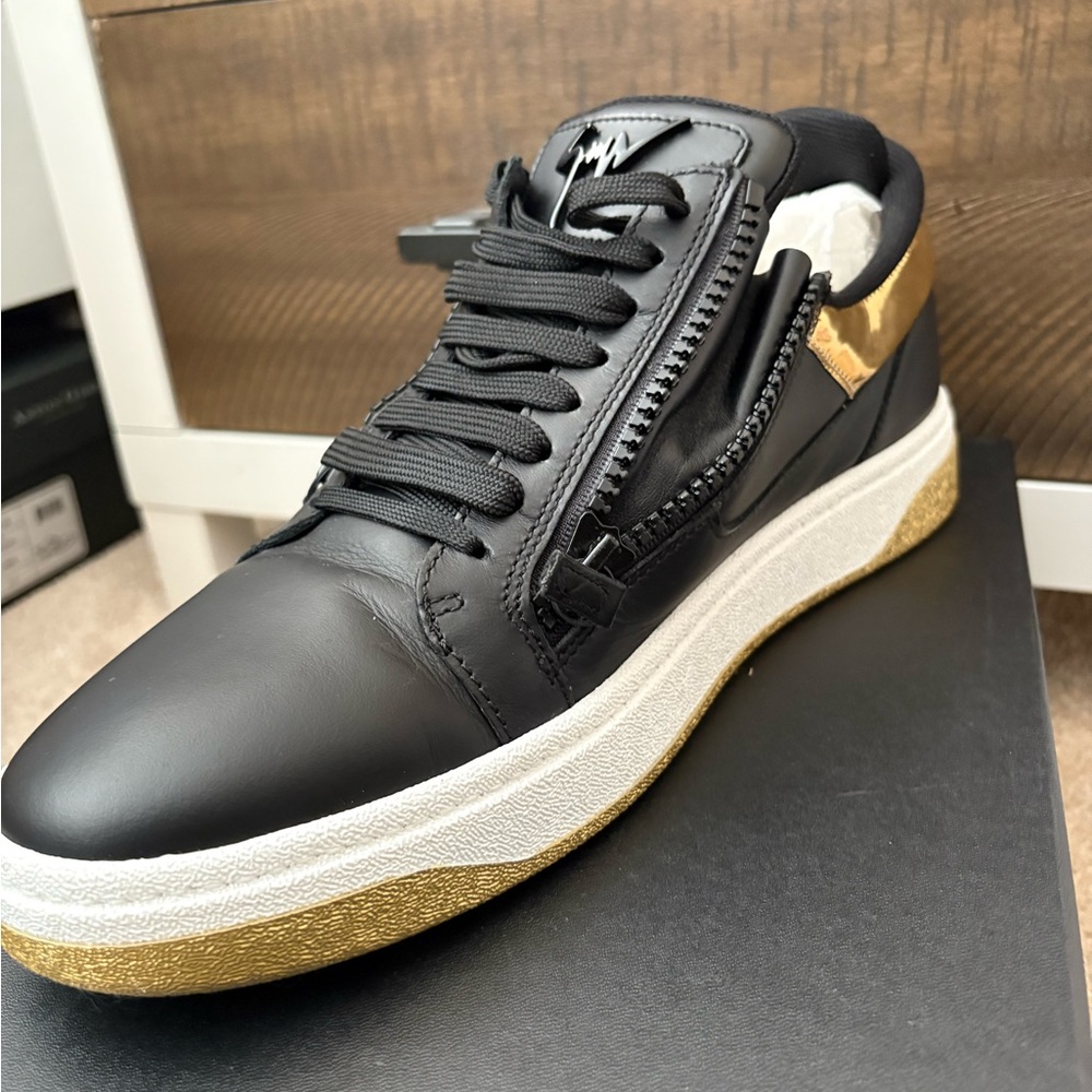 Size 12 Giuseppe Zanotti Black Leather Sneakers with Gold and White Sole - Picture 5 of 6